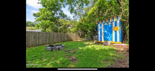 Building Photo - 609 N 10th St