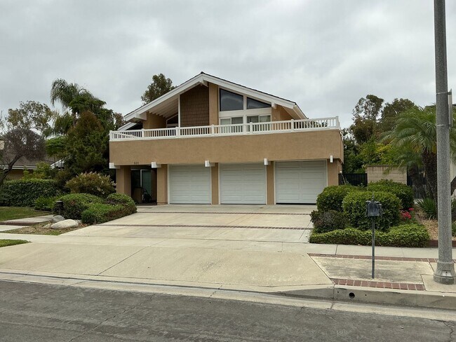 Primary Photo - Charming 4 Bedroom 2 Bath 2 Story Home in ...