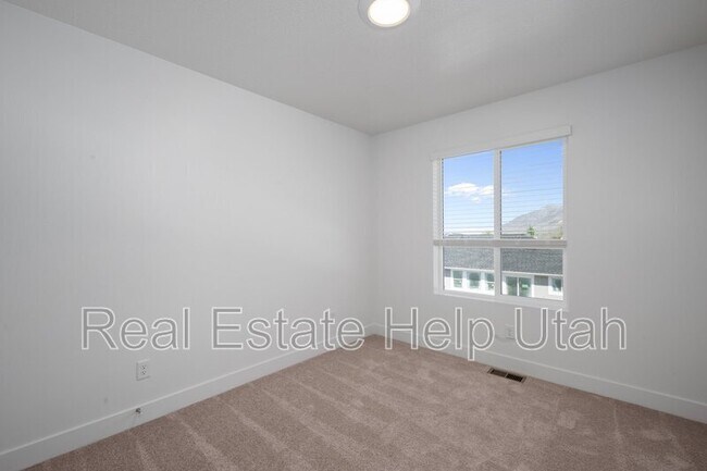 Building Photo - 281 W 1150 N