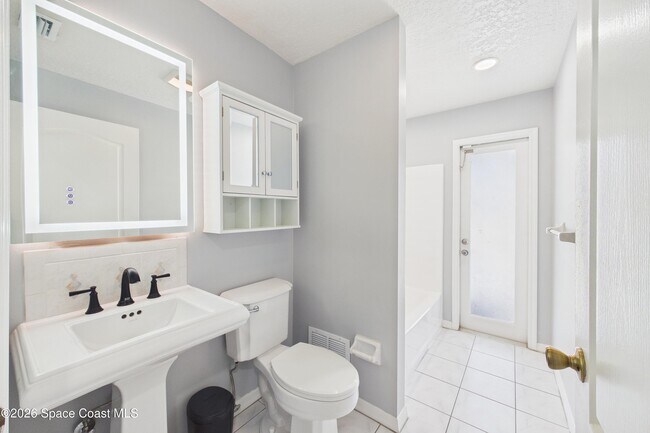 Building Photo - 1914 Jacques Dr