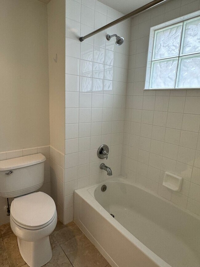 Building Photo - Beautiful Lake Nona Townhome