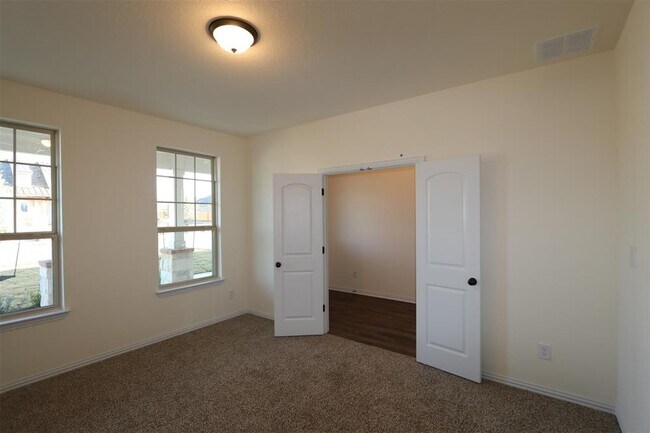 Building Photo - 3305 Amerigo Pl