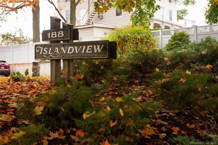 Building Photo - 188 Flax Hill Rd