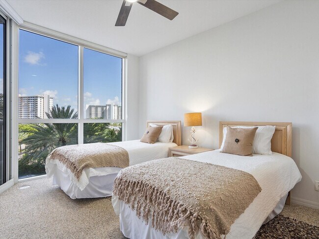 Building Photo - 3200 N Ocean Blvd