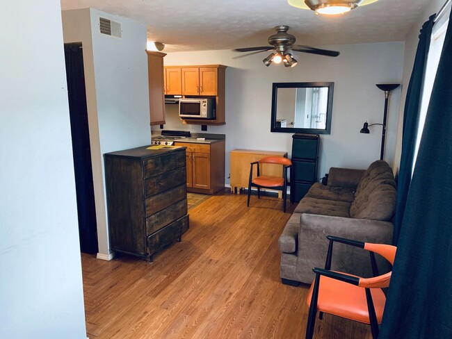 Primary Photo - Village Green Condos C-202