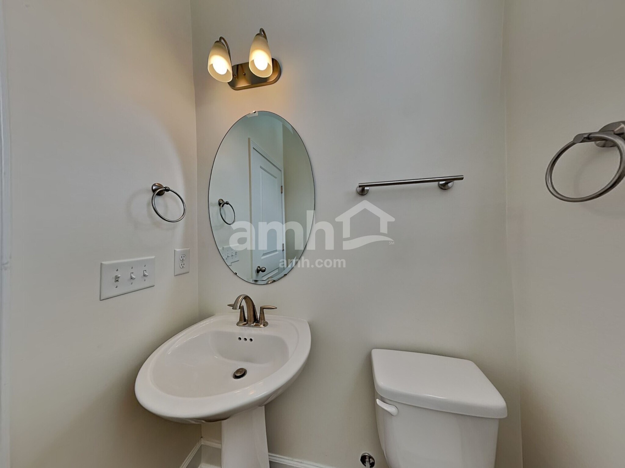 Building Photo - 604 Drema Ct