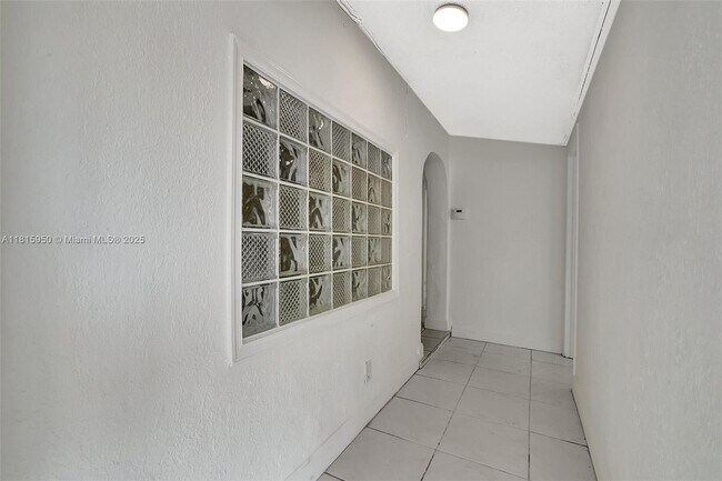 Building Photo - 6661 Meade St