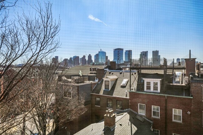 Building Photo - 28 Chestnut St