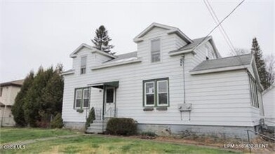 Building Photo - 63 Wellington Ave