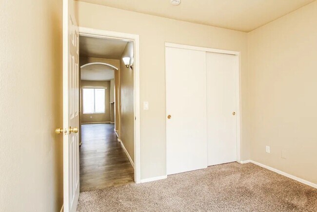 Building Photo - 2047 N 90th Ln