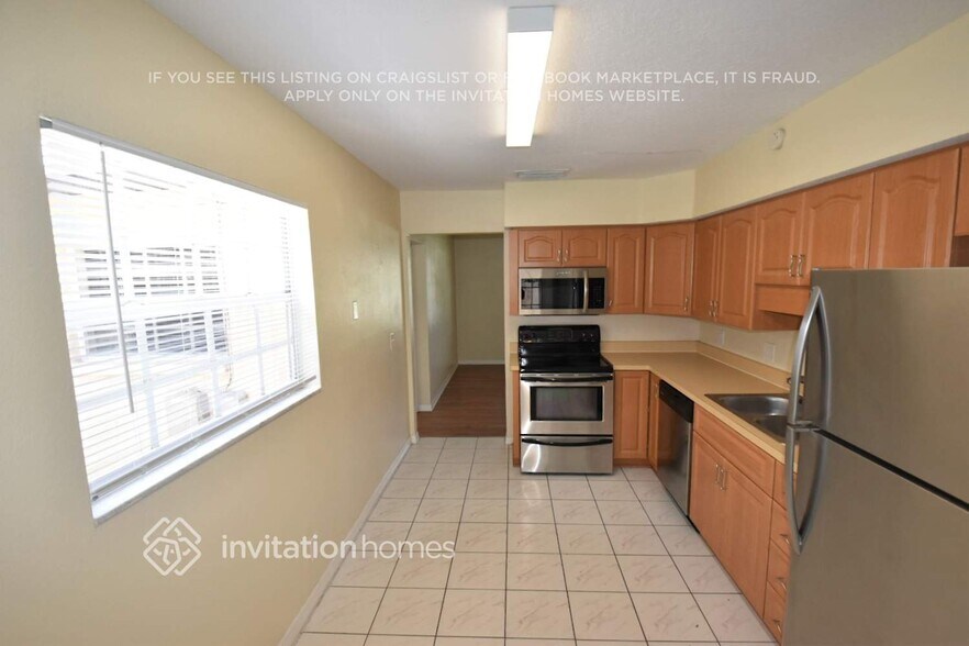 Building Photo - 7605 W Caracas St