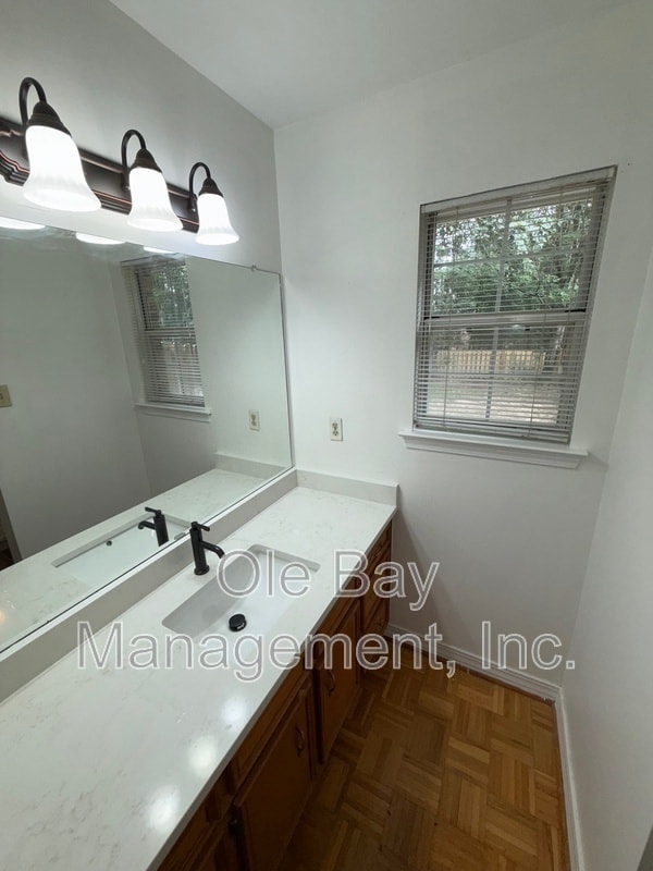 Building Photo - 6621 Heritage Woods Ct