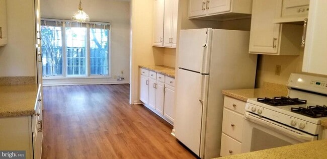 Building Photo - 464 Winding Rose Dr