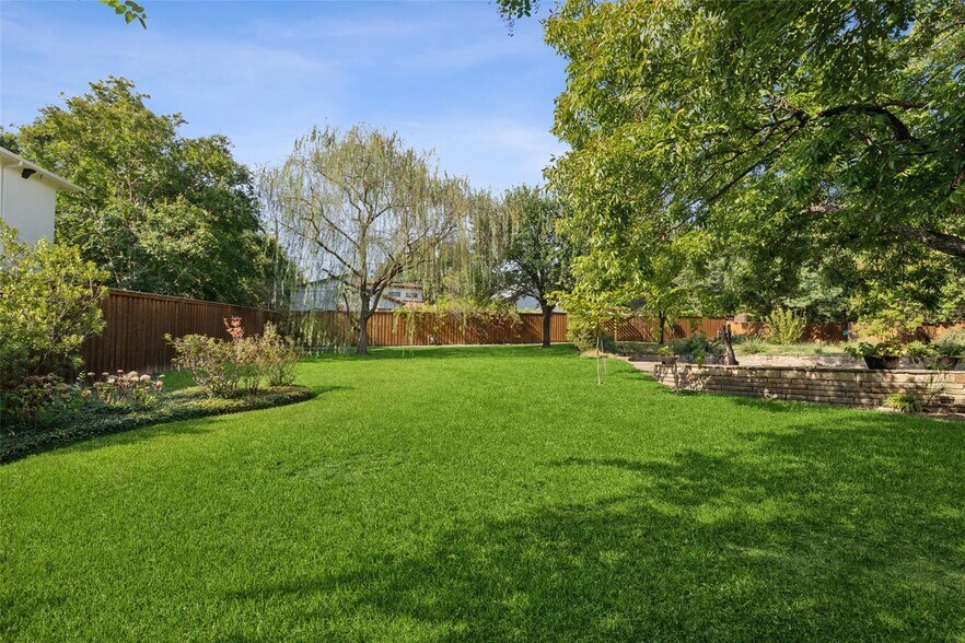 Building Photo - 6945 Tokalon Dr