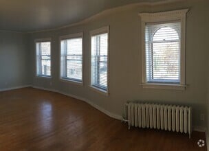 Building Photo - 109-111 Duplex
