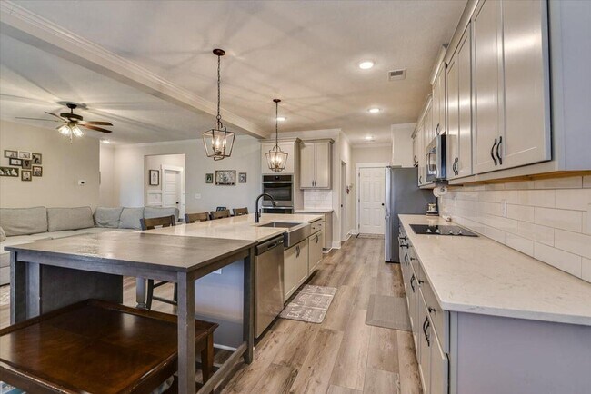 Building Photo - 2636 Laurens St