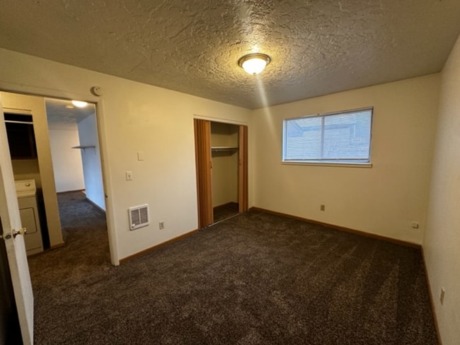Building Photo - 3724 Billings Dr