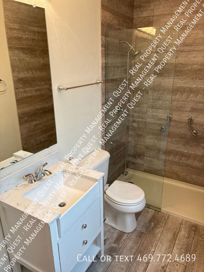 Building Photo - 3731 Edgewood Ct