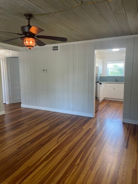 Building Photo - 80 Salina Ave