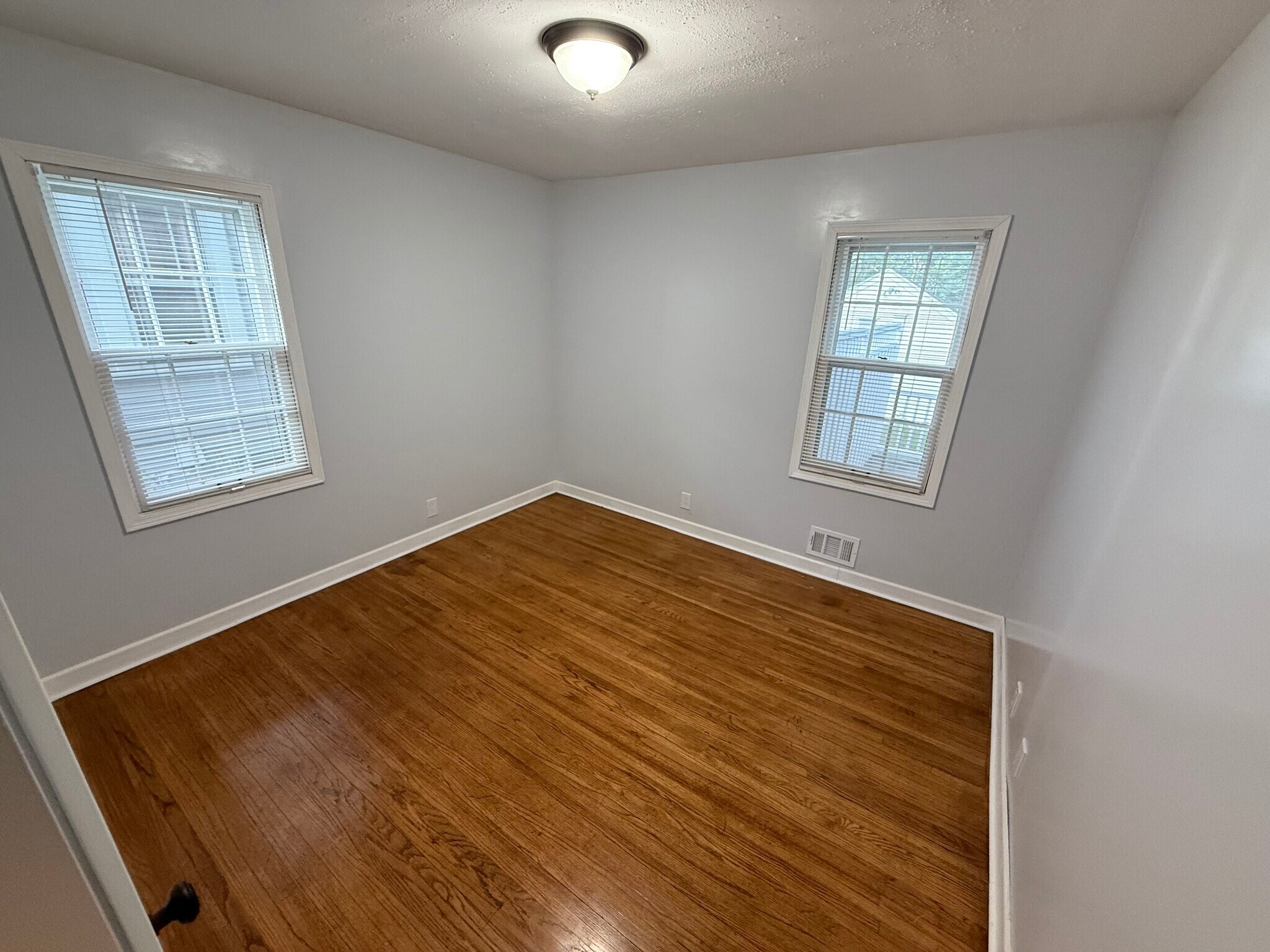 East 1st Floor Bedroom - 5621 16th Ave S
