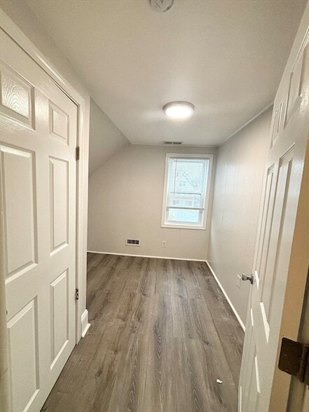 Building Photo - 11 Byron St