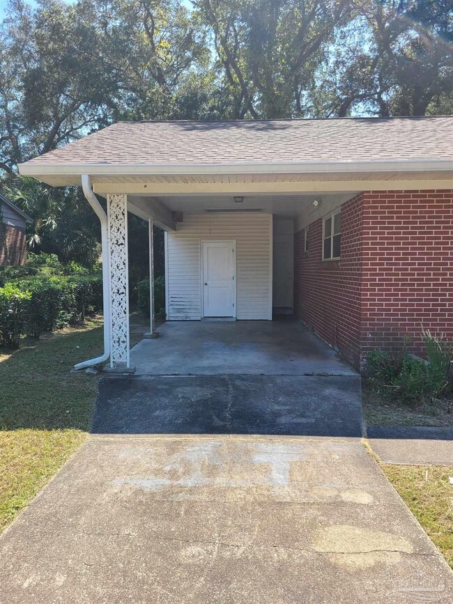 Building Photo - 812 Ash Dr