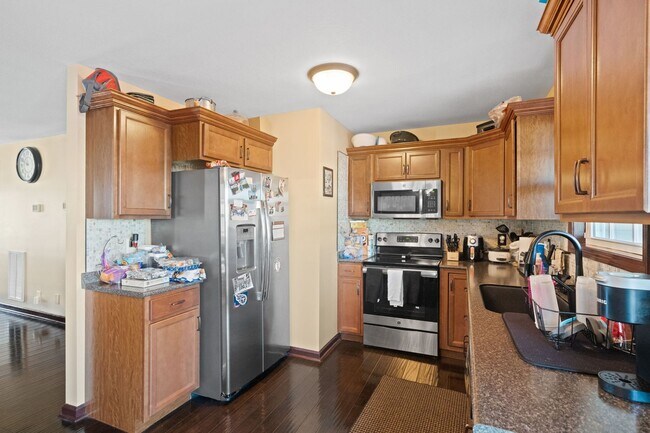 Building Photo - Nice Home in Peach Tree Subdivision Waiting for you to Call home TODAY