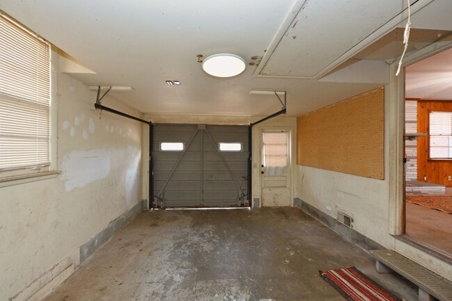 Building Photo - **WELL-LOVED AND WELL-MAINTAINED ONE-LEVEL CRIEVE HALL AREA HOME READY FOR YOU TO CALL HOME**