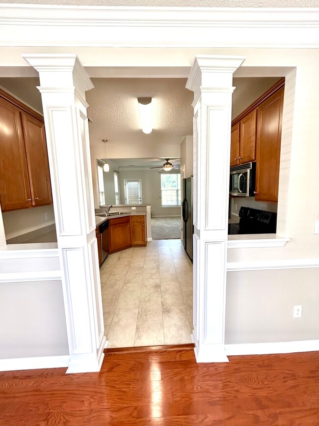 Building Photo - 513 Fagin Cir