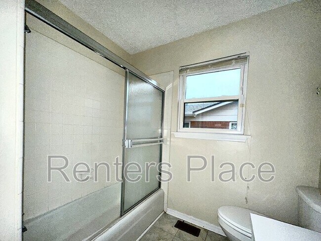 Building Photo - 302 N Wortman Ave