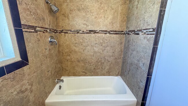 Building Photo - 3-Bed, 2-Bath Single Story Home with Big Y...