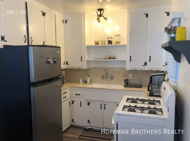 Building Photo - 12429 Chandler Blvd