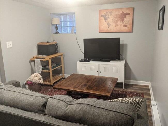 Building Photo - Crescent Hill  Charming Three Bedroom Bung...