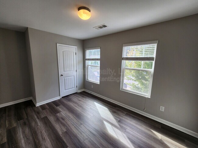 Building Photo - 187 Laurelcrest Ln