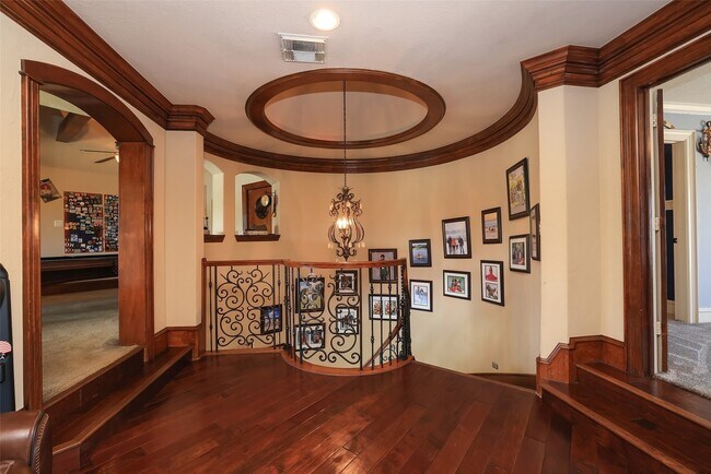 Building Photo - 22 Post Shadow Estate Dr