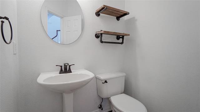 Building Photo - 17744 Knollmeadow Ln