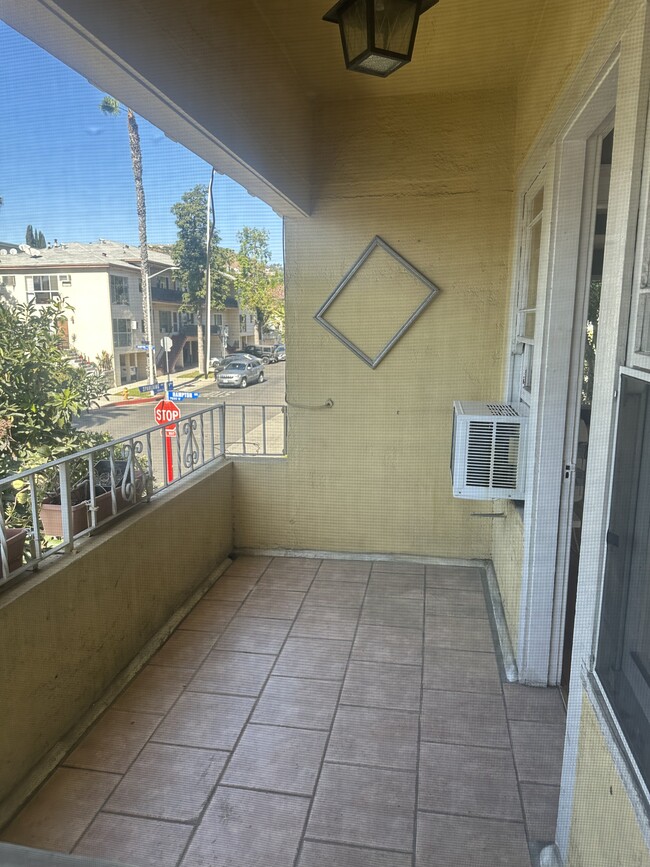 Balcony - 7642 Hampton Ave