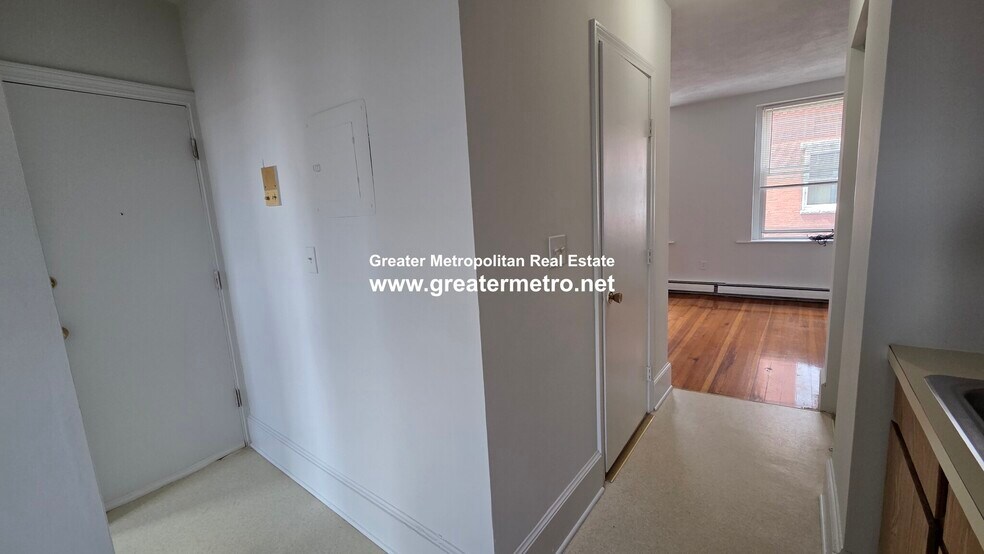 Building Photo - 207 Salem St