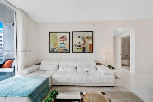 Building Photo - 253 NE 2nd St