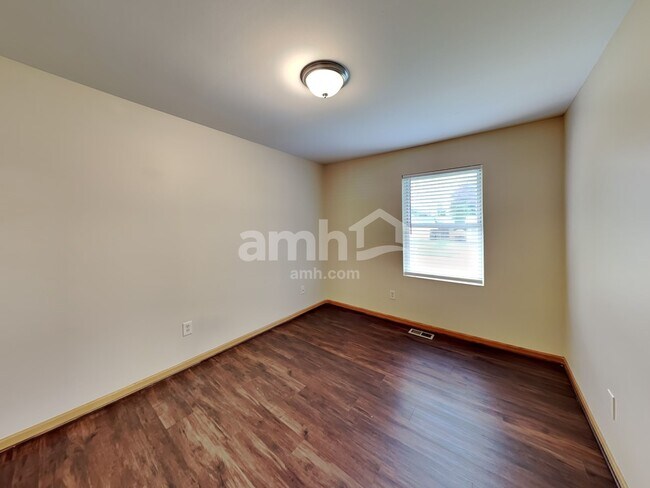 Building Photo - 204 Inverness Trl