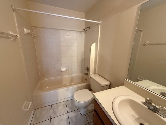 Building Photo - 5721 SW 10th Pl