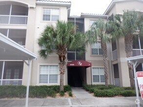 Building Photo - Beautiful 3/2 2nd Floor condo in gated Flo...
