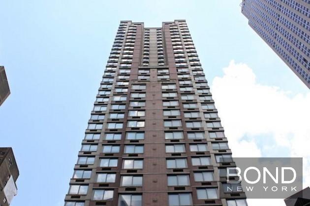 Building Photo - 35 W 33rd St