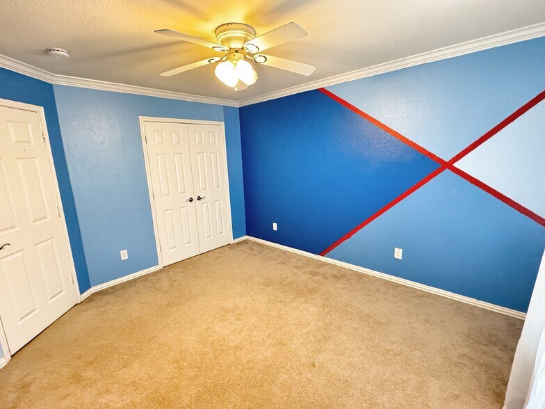 Building Photo - 4817 Carolwood Dr