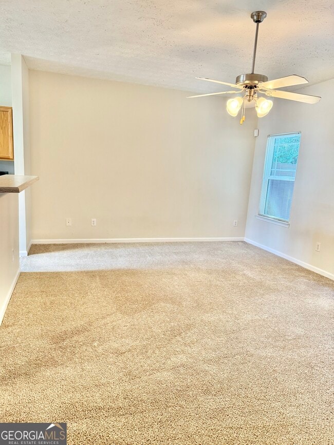 Building Photo - 6327 Ellenwood Dr