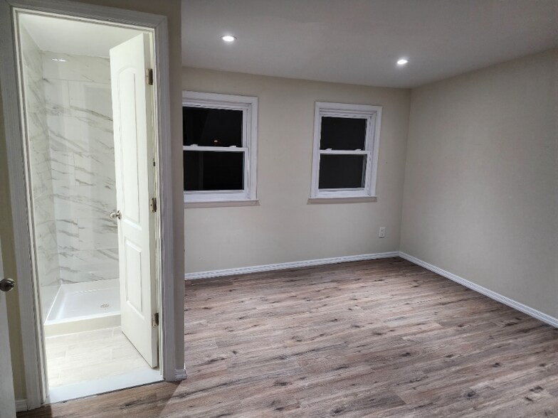 Building Photo - 311 E 6th Ave