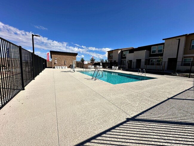 Building Photo - 1 MONTH FREE RENT* 3 BEDROOM TOWNHOUSE LOCATED IN INSPIRADA