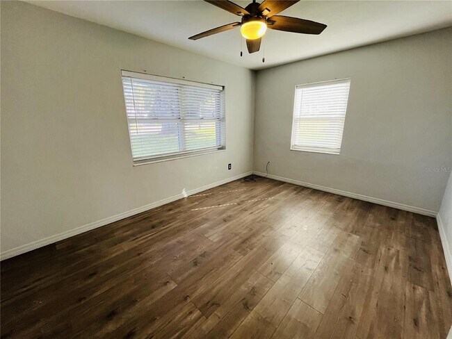 Building Photo - 260 W Interlachen St