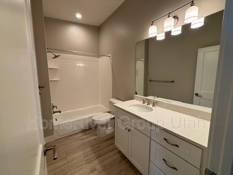 Building Photo - 276 E Sandy Sage Way