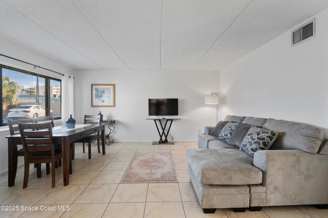 Building Photo - 1145 N Shannon Ave